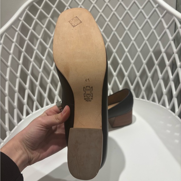 Elegant Black Leather Block Heel Shoes - Picture 4 of 5